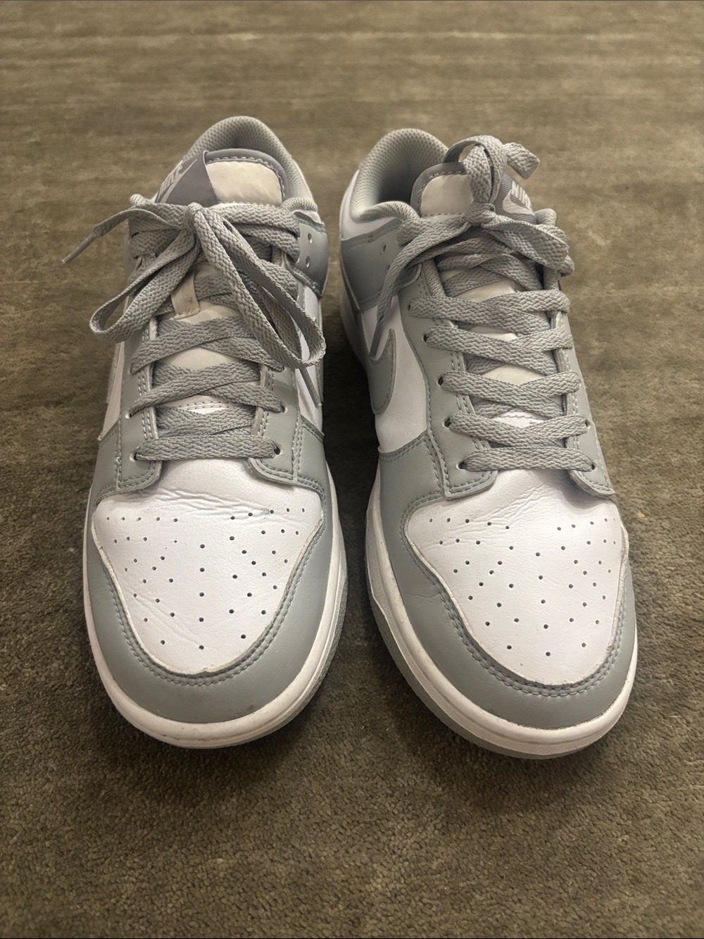 Nike Men’s Dunk Low Retro White and Light Gray Size 9.5 Mens